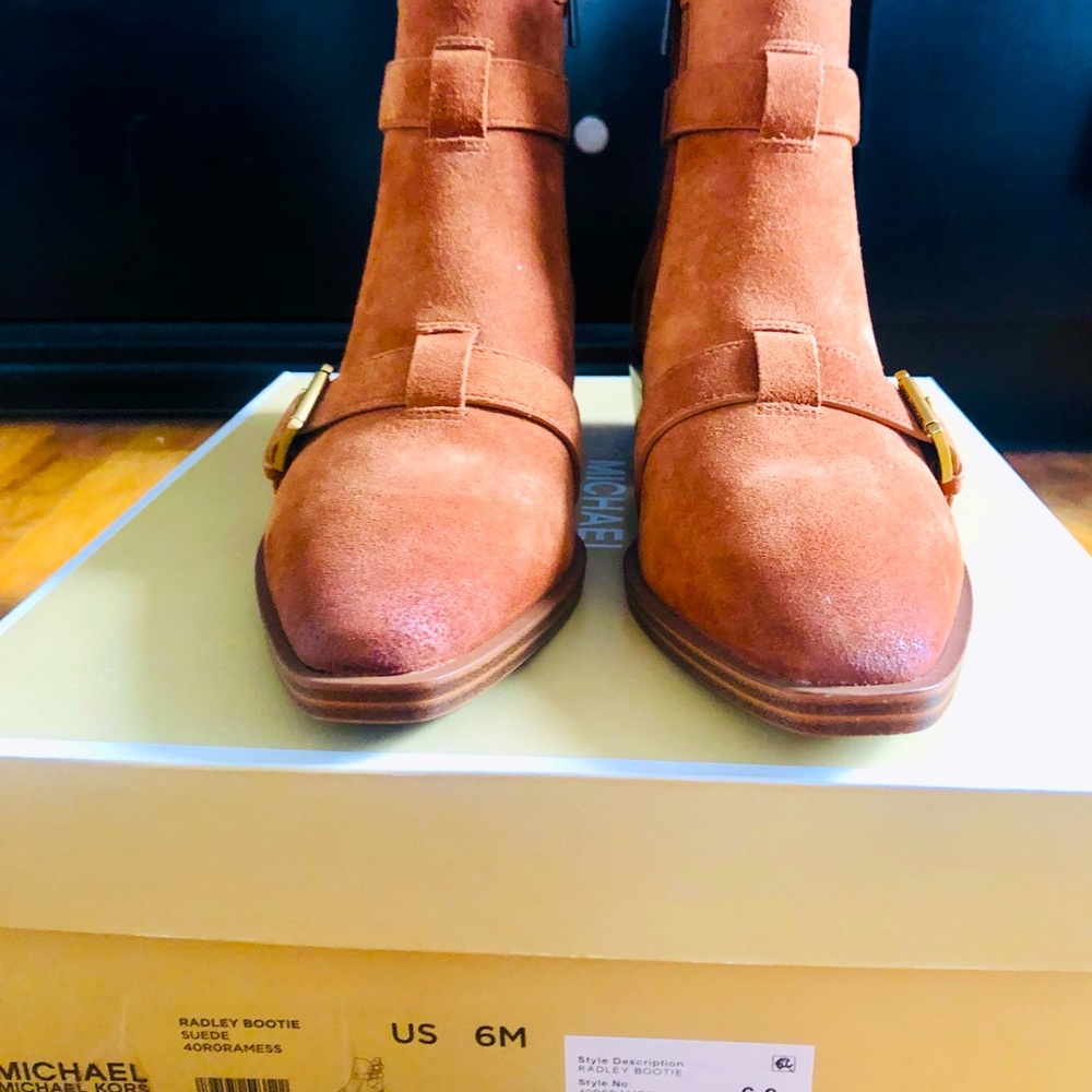 NIB Michael Kors Radley cutout booties